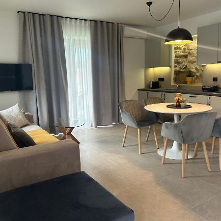 נאפפליו Piedra Luxury Apartments מראה חיצוני תמונה